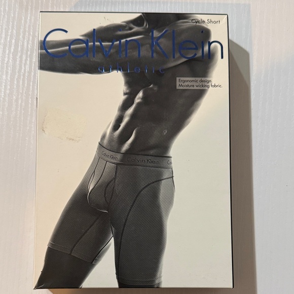 Calvin Klein Men's Gray Cycle Short - Picture 1 of 6